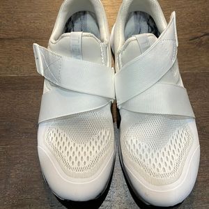 Tiem white size 8 spin shoes